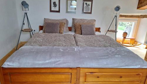 Apartma Under The Drunk Railroad - Foto 4