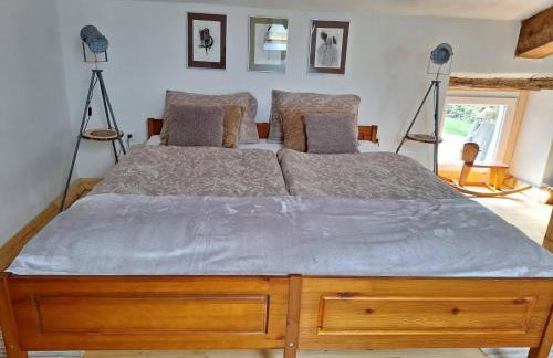 Apartma Under The Drunk Railroad - Foto 4