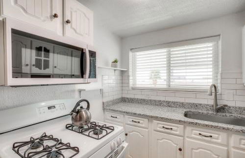 El Paso Home about 2 Mi to University Medical Center! - Foto 11