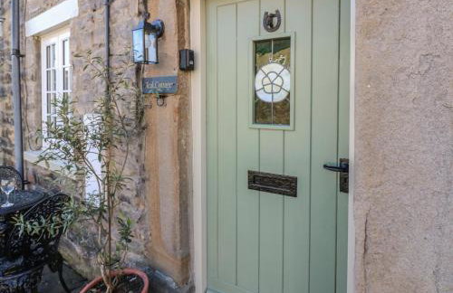 Teal Cottage - Photo 2