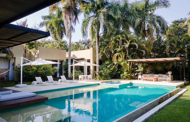 w Splendid 5BR Villa at Mesa de Yeguas - Photo 4