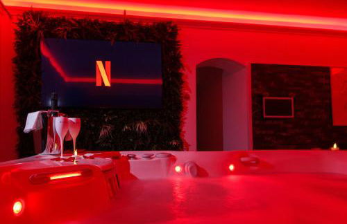 CASA AMOR & SPA, appartement suite jacuzzi & piscine chauffée - Foto 19