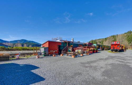 Couples Escape in Railcar, 13 Mi to Mount Rainier! - Photo 21