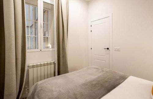 Puerta de America en Madrid - Photo 32