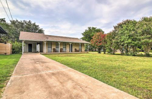 Bright Jonestown Retreat with Yard and Porch! - Foto 23