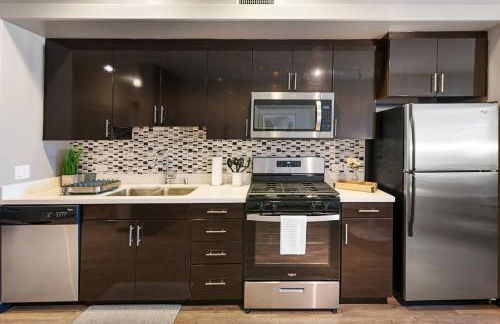 Modern 2BR/2BA in Irvine Pool & Gym - Foto 21