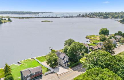 Waterfront Renovated Apartment - Foto 4