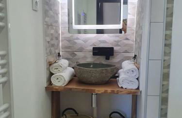 -Garrigue- Face à la Cité médiévale studio terrasse classé 4☆ - Foto 4