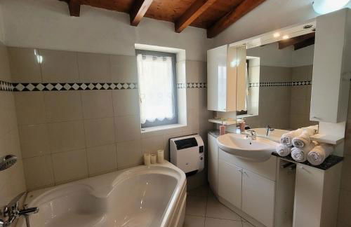 Villa Dall'Angelo Attico Mountain Lake Endine Hospitality - Foto 8