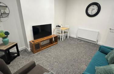 Cosy 2-bed flat, great location - Foto 10