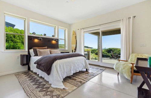 Breathtaking Views of the Pacific Ocean Rooftop Balcony Gourmet Kitchen and Hot Tub overlooking Golf Course - Foto 4