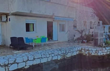 More 1 - sea Front - SA1 - Photo 14