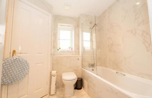 Pristine Purfleet Newly Renovated 2Bed, 2Bath - Photo 16