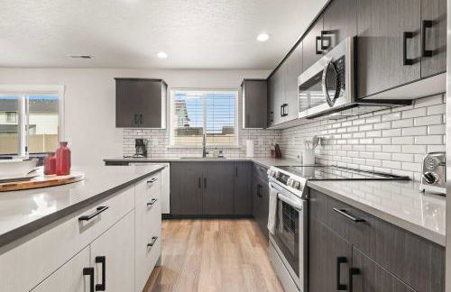 Spacious 6BR - Sleeps 22 - Game Room & Pool Access - Foto 16