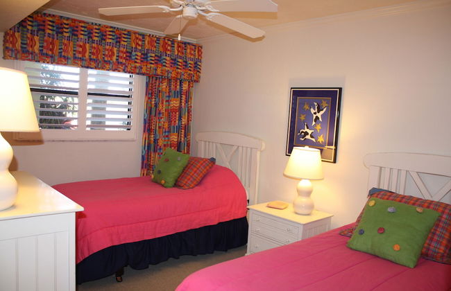 Ocean's Reach Condominiums - Foto 2