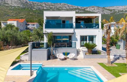 Seaview Villa Stanka with Pool and attached Jacuzzi - Photo 10