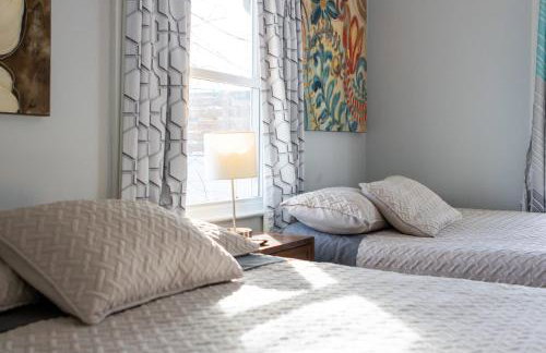 5 Bedroom 3200 Sq Ft House for Downtown Travelers - Photo 45