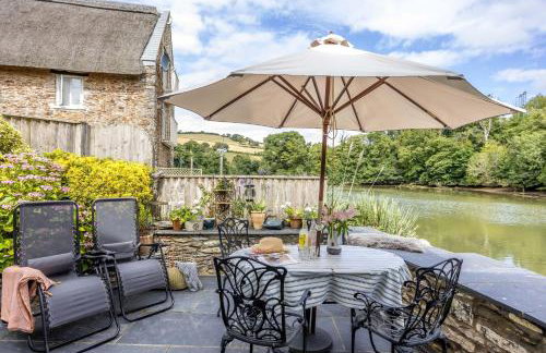 Duck Cottage - Waters Edge, Exclusive Village Location - Photo 27