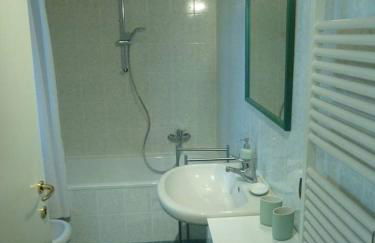 LA STANZA SUI CEDRI - Smart working - Airport - Private Parking - Ducati - Philip Morris - Foto 19