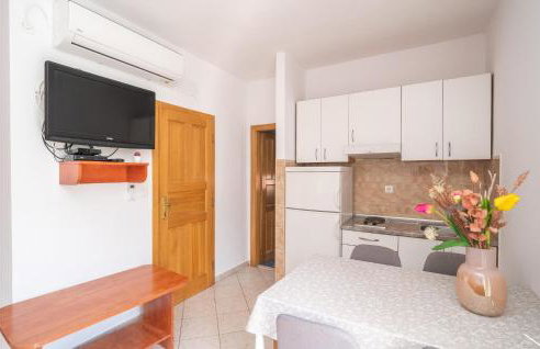 Lovely Apartment In Dubrovnik With Wifi - Photo 5