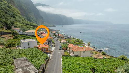 Coastal São Vicente Mountain & Sea View Hideaway with Free Parking - Foto 1