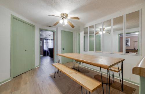 Retro! - 4BR Near Sav Airport - Foto 12
