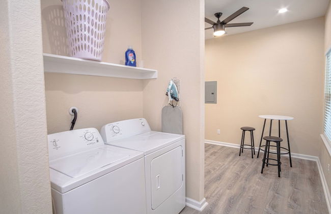 Beautiful Fenced 3BR 2BA Near Exciting Downtown - Foto 19