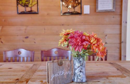 Secluded Retreat near Ski Resorts, Hot Tub, BBQ - Foto 24