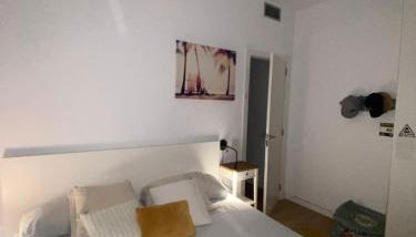 Casa grande y céntrica con piscina en zona peatonal - Photo 5