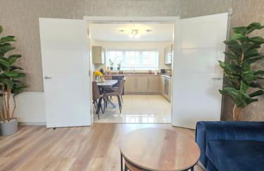 Entire Spacious 3-Bed Family Home, City Centre, Free Parking, Garden - Foto 15