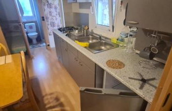 Beachside Mobile Home with Private Yard - Foto 7