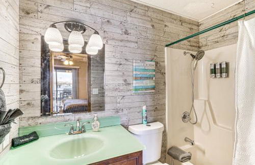 Lakefront Osage Beach Condo with Balcony and Pool - Photo 12