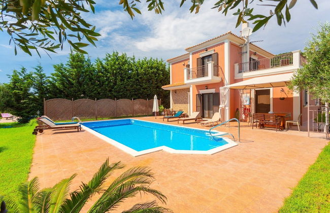 Villa Marina Large Private Pool Walk to Beach Sea Views A C Wifi Car Not Required - 2300 - Foto 2