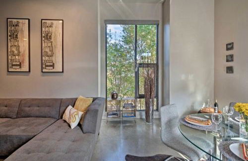 Urban Escape in SoLA with Private Patio! - Foto 6