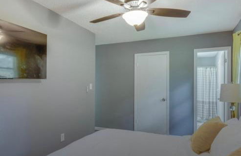 Athens home with Deck Near Sanford Stadium - Photo 10