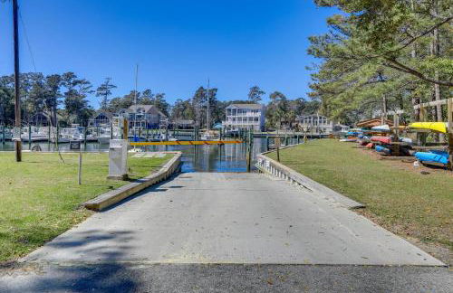 Waterfront Pine Knoll Shores Gem with Boat Dock - Foto 35