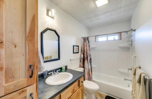 Family-Friendly Lander Home Rental Yard, Patio! - Foto 17