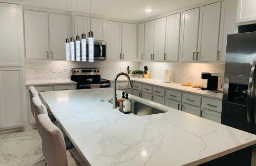 Family Modern Comfy Home in DFW - Foto 26