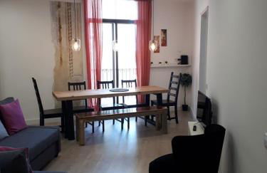 Beautiful Apartment on Las Ramblas with Port views - Photo 13