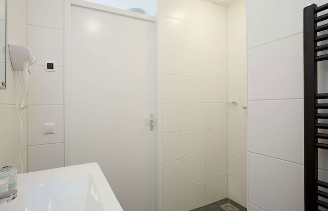 Attractive Bungalow with Covered Terrace near Veluwe - Photo 16