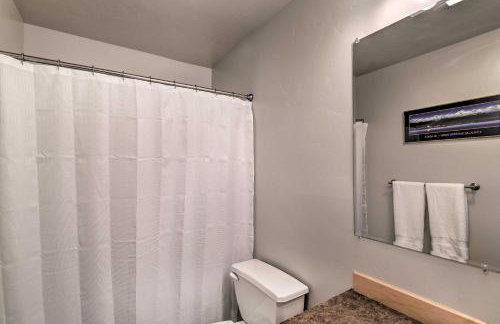 Cozy Anchorage Townhome Less Than Half Mile to Jewel Lake! - Foto 20