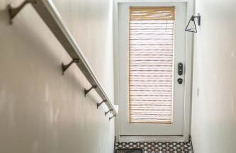 Midtown Modern - urban condo walkable to bars and beach - Foto 12