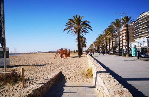 Charming New Beachside House up to 8 Beds! - Foto 26