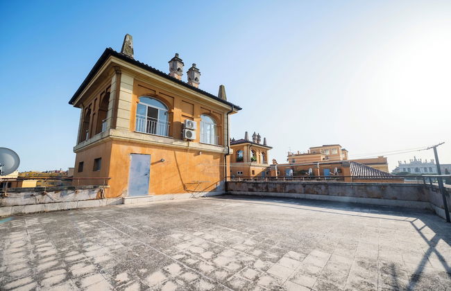 St. John Basilica Lovely Tower Apartment - Foto 17