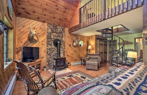 Lake Placid Chalet Deck and Forest Views! - Foto 4