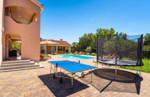 Four-Bedroom Holiday Home In Suhovare - Foto 2