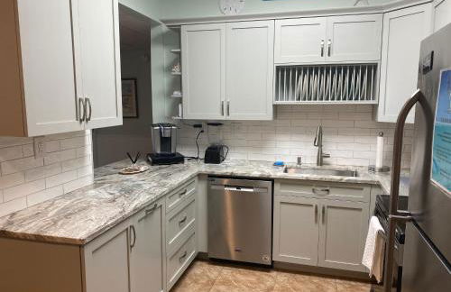 Pensacola Beach Gulf-Front 2BR Condo with Pool & Hot Tub - Photo 12