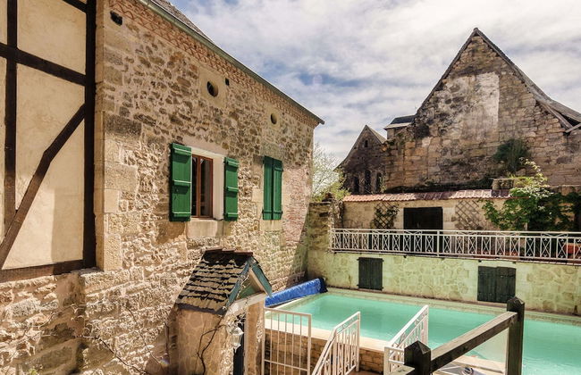 Elegant House With Heated Pool and Sauna - Photo 21