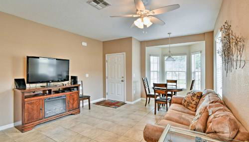 Pet-Friendly Gem with Yard and Pool Access in Sebring - Foto 3