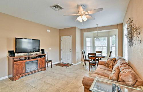 Pet-Friendly Gem with Yard and Pool Access in Sebring - Foto 3